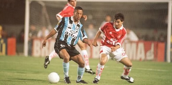 Το συγκλονιστικό γράμμα του Ροναλντίνιο στον 8χρονο εαυτό του