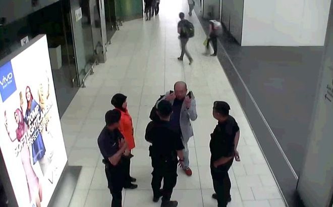 Mε το χημικό υπερόπλο VXΟ δολοφονήθηκε ο αδερφός του Κιμ Γιόνγκ Ουν στην Κουάλα Λουμπούρ