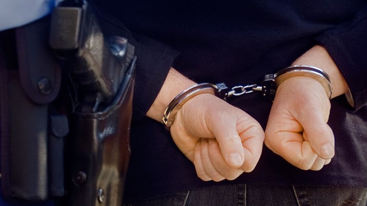 Αστυνομικός πυροβόλησε σκύλο στη μέση του δρόμου