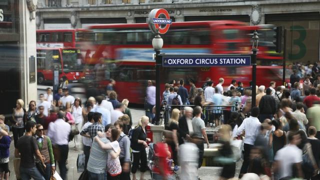 Εκκενώνεται ο σταθμός μετρό Oxford Circus στο Λονδίνο