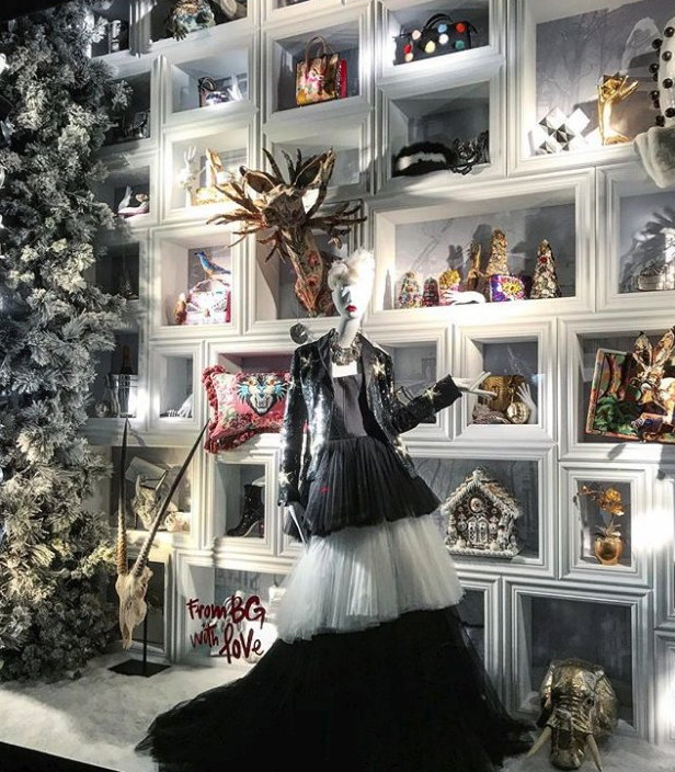 Έτσι στολίστηκε φέτος η διασημότερη χριστουγεννιάτικη βιτρίνα