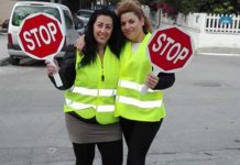 Oι δύο τροχονόμοι του 1ου και 4ου Δημοτικού Σχολείου Ραφήνας
