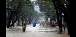 Φονικός τυφώνας σαρώνει το Βιετνάμ