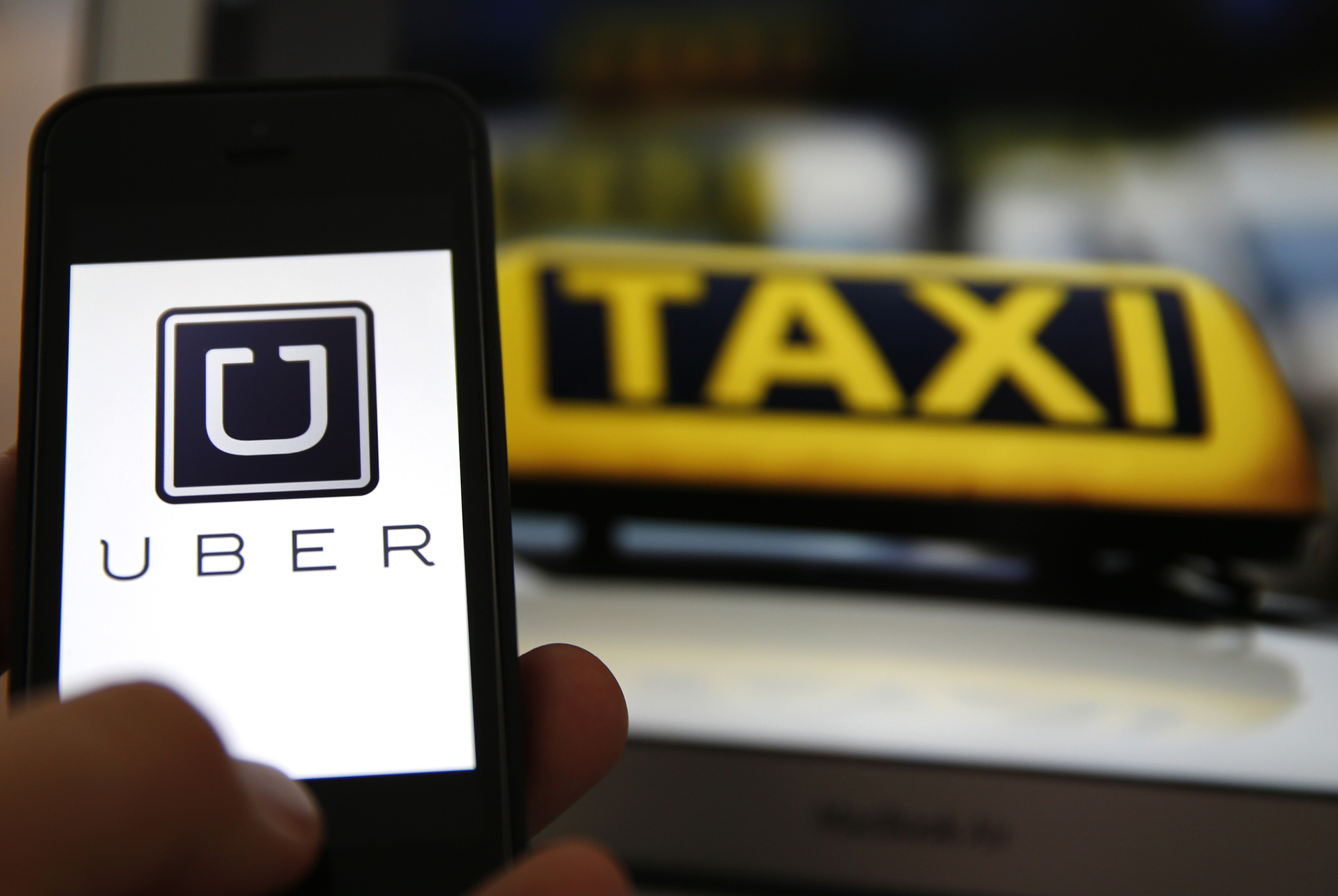 Πλήγμα για την Uber μετά την απόφαση του δικαστηρίου
