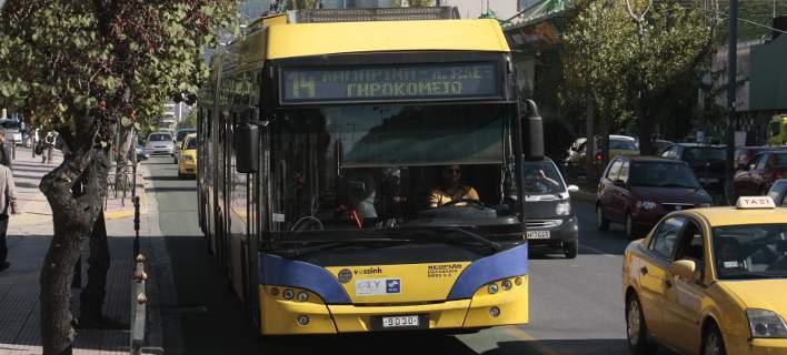 Ούτε τα τρόλεϊ δεν θα μπορούν να χρησιμοποιήσουν οι επιβάτες την Παρασκευή (12/1) για τις μετακινήσεις τους.  Μετά το μετρό και η Ενωση Εργαζομένων ΗΛΠΑΠ προκήρυξε 24ωρη απεργία, αντιδρώντας στην ψήφιση του πολυνομοσχεδίου.  Σε ανακοίνωσή της, η Ένωση τονίζει ότι «το κλείσιμο της τρίτης αξιολόγησης φέρνει νέα σκληρά μέτρα, όπως η απελευθέρωση των πλειστηριασμών των λαϊκών κατοικιών, τον θεσμό της υποχρεωτικής διαμεσολάβησης για ατομικές και συλλογικές εργατικές διαφορές και την απαγόρευση της συνδικαλιστικής δράσης με την απαράδεκτη τροπολογία για περιορισμό του δικαιώματος στην απεργία» και καλεί τους εργαζομένους να συμμετάσχουν δυναμικά στις πορείες διαμαρτυρίας που θα οργανωθούν.