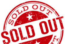 Sold out από την πρώτη μέρα αυτά τα... ασχημόμορφα παπούτσια!