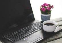 Αυτά τα 3 tips θα σε κρατήσουν σε φόρμα στο γραφείο