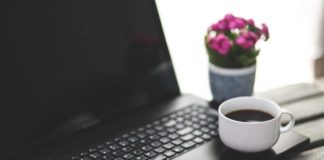 Αυτά τα 3 tips θα σε κρατήσουν σε φόρμα στο γραφείο