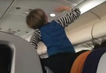 Ένα παιδί μέσα σε αεροπλάνο διχάζει το διαδίκτυο! - Δείτε το βίντεο