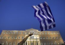 Οι Έλληνες έχουν χρεοκοπήσει, η Ελλάδα όμως καλυτερεύει