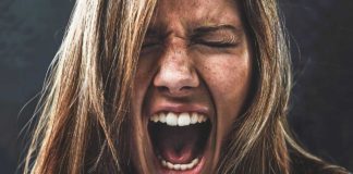 Οι 10 πιο τρομακτικές ταινίες που οι θεατές δεν βλέπουν μέχρι το τέλος