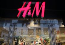 Η H&M ετοιμάζει πελώριες εκπτώσεις λόγω απούλητων ρούχων αξίας 4,3 δισεκατομμυρίων δολαρίων