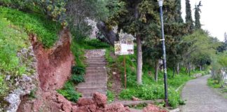 Κατολίσθηση στα 999 σκαλιά του Ναυπλίου