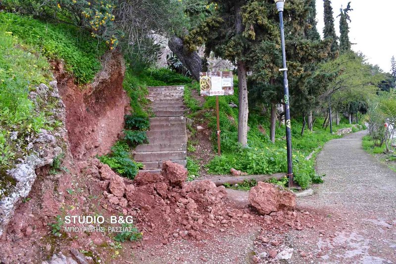 Κατολίσθηση στα 999 σκαλιά του Ναυπλίου