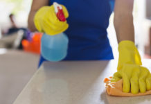 Τα καθαριστικά σπρέι κάνουν τόσο κακό όσο 20 τσιγάρα την ημέρα