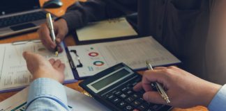 Φοροδιαφυγές: Ο άνεργος, ο τραγουδιστής & το νυχτερινό μαγαζί