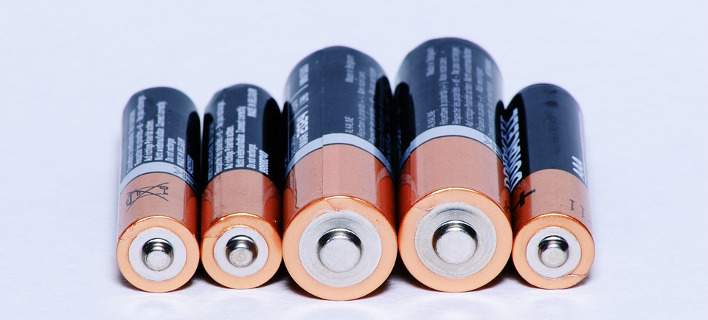 Δημιούργησαν επαναφορτιζόμενες μπαταρίες χωρίς λίθιο