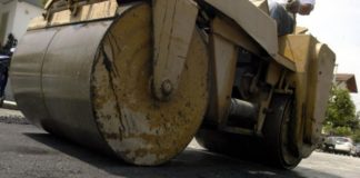 Επιτέλους! Επικίνδυνος δρόμος της παραλιακής επιδιορθώνεται