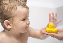 Γιατί τα πλαστικά παπάκια μπάνιου είναι επικίνδυνα για την υγεία;