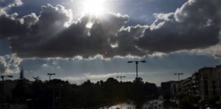 ΚΑΙΡΟΣ: Συννεφιά & βροχές σήμερα
