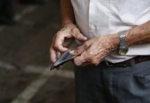 Πόσα αναδρομικά θα πάρουν οι συνταξιούχοι - Δείτε τους πίνακες