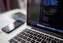 Social Hackers Academy: Μαθήματα προγραμματισμού σε πρόσφυγες & άνεργους