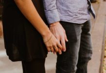 8+2 σημάδια ότι ο σύντροφός σου σε κερατώνει σύμφωνα με απίστους
