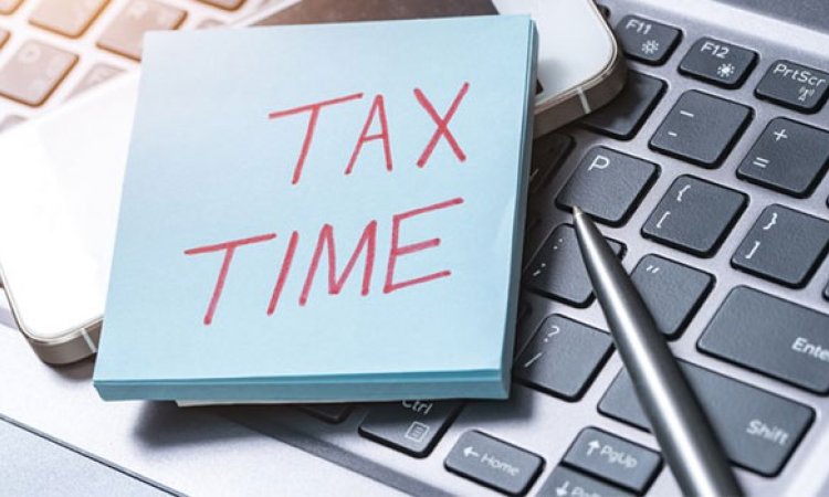 Φορολογικές δηλώσεις: 4 στους 10 πληρώνουν