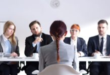 4 πράγματα που δεν πρέπει ποτέ να ρωτήσεις σε συνέντευξη δουλειάς