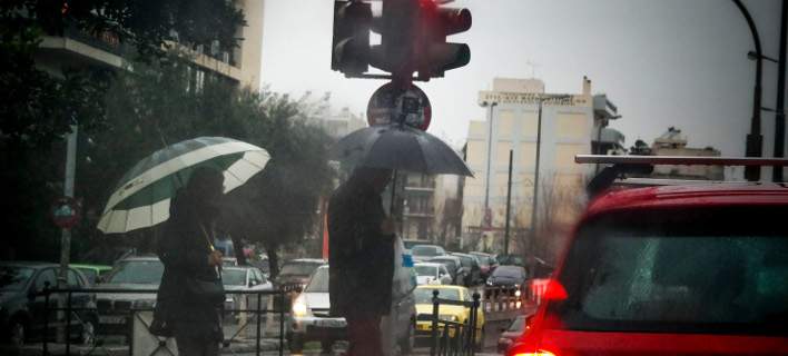 Καιρός: Βροχές, συννεφιά & σκόνη σήμερα