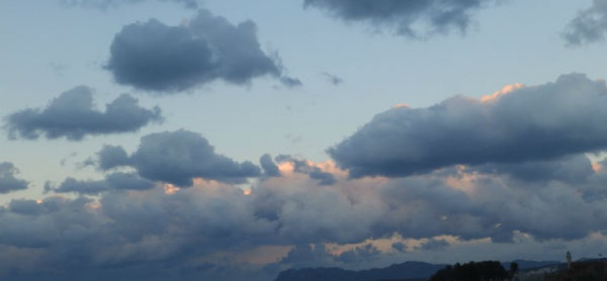 Άστατος ο καιρός σήμερα - Νεφώσεις & μεμονωμένες καταιγίδες