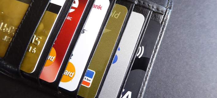 Αλλάζουν οι τραπεζικές συνήθειες στις χρεωστικές και πιστωτικές κάρτες;