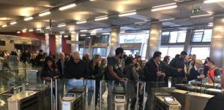 Κι άλλες καθυστερήσεις στο ηλεκτρονικό εισιτήριο του μετρό - Πότε θα κλείσουν όλες μπάρες;