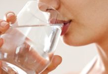 Γι' αυτό πρέπει να πίνουμε αρκετό νερό