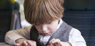 Tablet ή χειρόγραφο; Τι είναι τελικά καλύτερο για την ανάπτυξη;