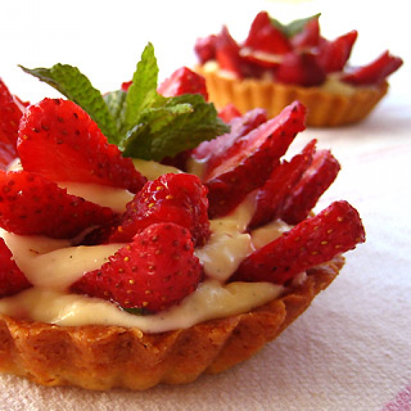 Φτιάξε δροσερή τάρτα φράουλας - Το ανοιξιάτικο γλυκό που αγαπάμε