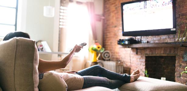 Που πρέπει να τοποθετήσεις την τηλεόραση για να μη σε κουράζει;