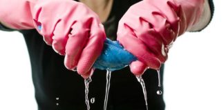 6+1 βήματα για να καθαρίσετε το σπίτι σας σε 30 λεπτά