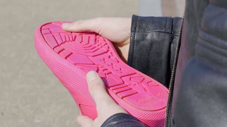 Το πρώτο παπούτσι με σόλα από… μασημένες τσίχλες