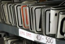 Σε ισχύ τίθεται και για το 2018 η δυνατότητα των ιδιοκτητών οχημάτων να έχουν πινακίδες και τέλη με το μήνα. Έτσι οι ιδιοκτήτες θα μπορούν να θέσουν
