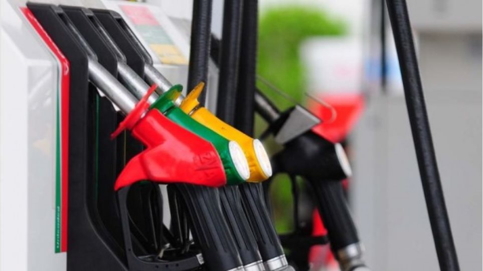 Αύξηση 2% στη βενζίνη στην Ελλάδα - Η τρίτη ακριβότερη στην Ευρωζώνη