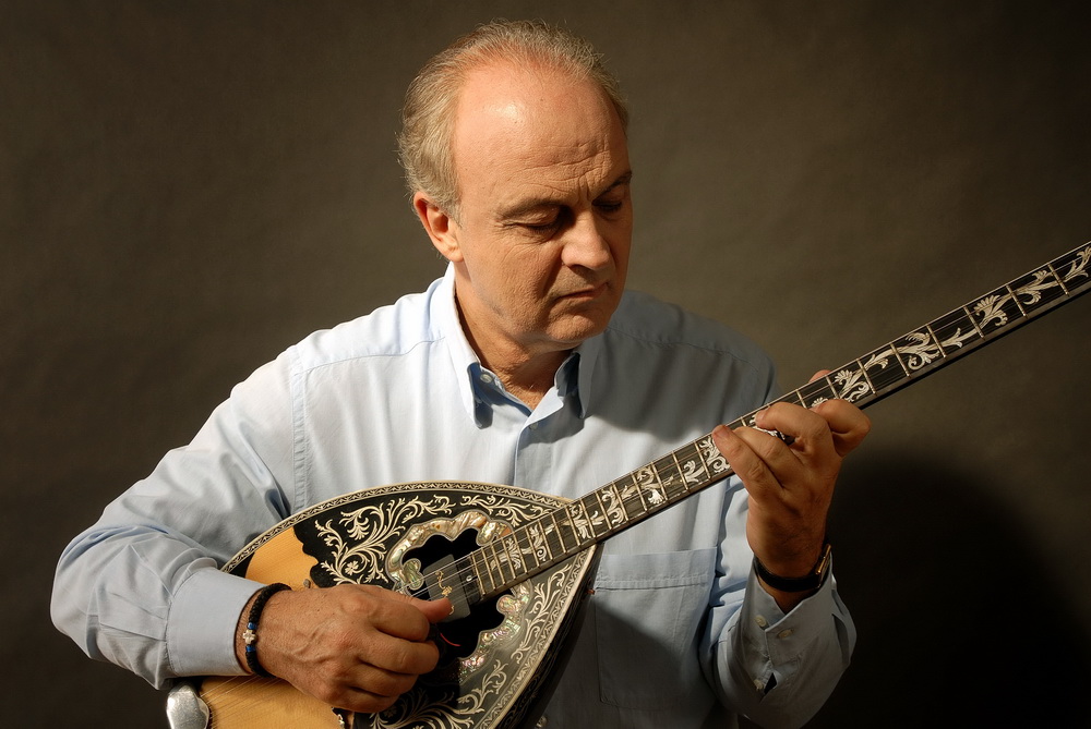 Ο Θανάσης Πολυκανδριώτης για μια εμφάνιση στη Νέα Μάκρη