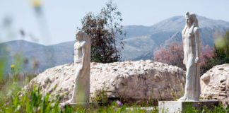 Εισέβαλαν στο ιερό Μπρεξίζας στον Μαραθώνα & προκάλεσαν ζημιές