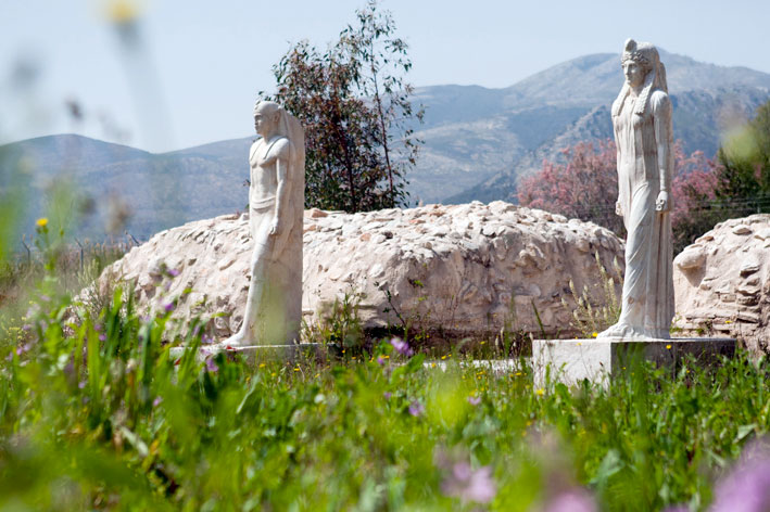 Εισέβαλαν στο ιερό Μπρεξίζας στον Μαραθώνα & προκάλεσαν ζημιές