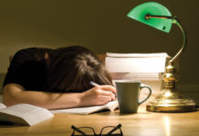 7+2 τρόποι να δείχνεις όμορφη στην εξεταστική μετά από διάβασμα-ξενύχτι