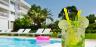 Θέσεις εργασίας: Δύο νέες θέσεις εργασίας σε πισίνα ξενοδοχείου