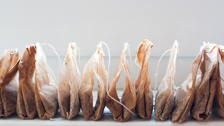 10+2 χρήσεις για τα φακελάκια τσαγιού που έχετε χρησιμοποιήσει