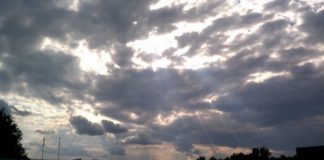 Καιρός: Συνεχίζεται η συννεφιά και σήμερα