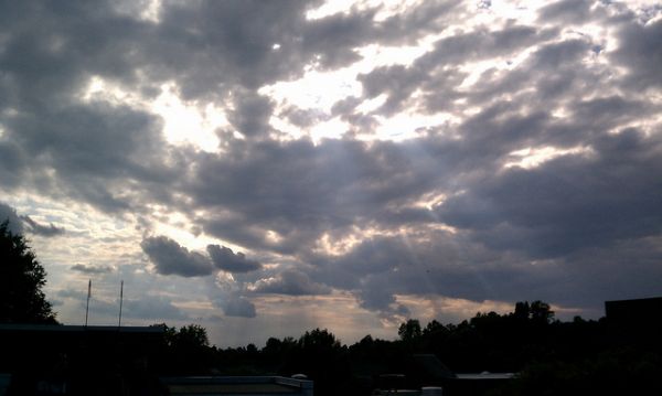 Καιρός: Συνεχίζεται η συννεφιά και σήμερα