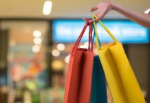 Η ΕΣΕΕ διανέμει 50.000 οικολογικές τσάντες για τις εκπτώσεις
